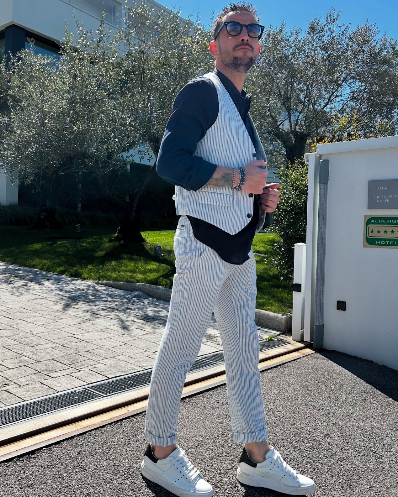 OUTFIT 2 - pantalone Lord Gianni Lupo / Gilet Lord Gianni Lupo / Camicia Lino Blu Gianni Lupo